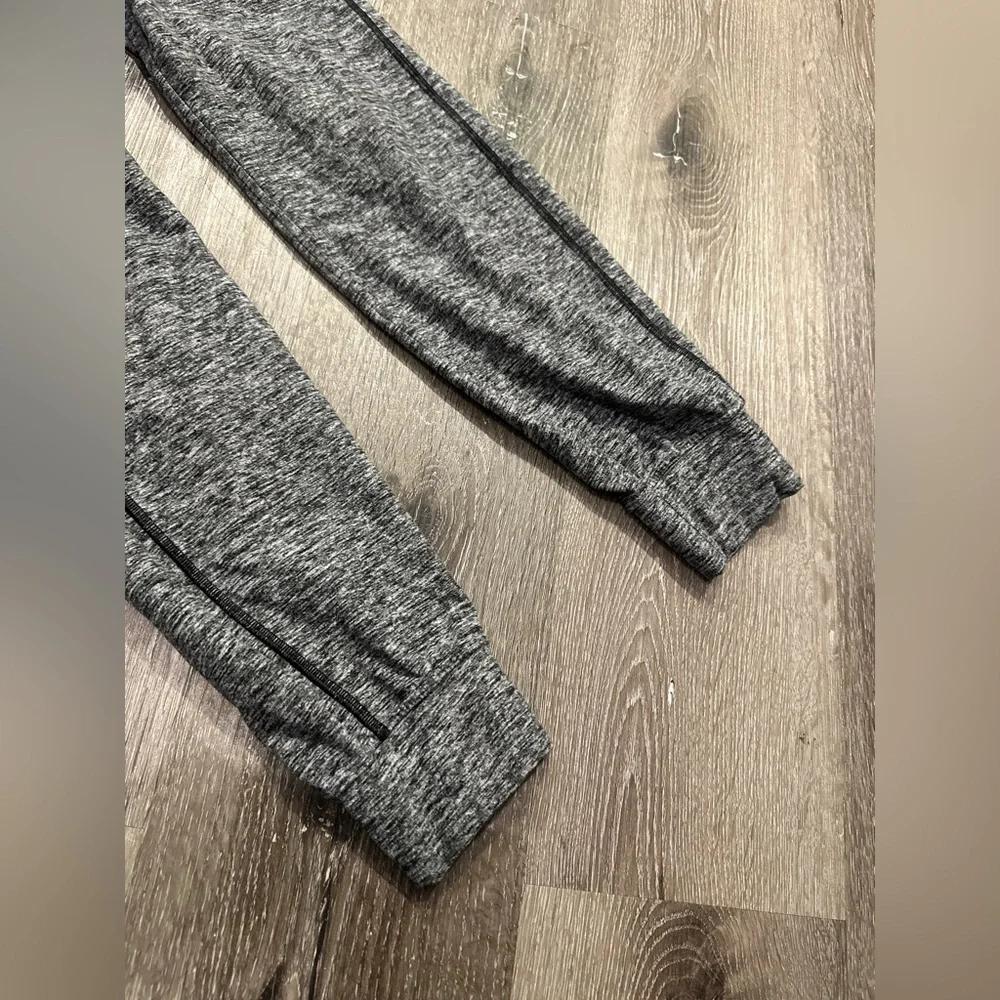 EUC Lululemon ready to Rulu fleece jogger